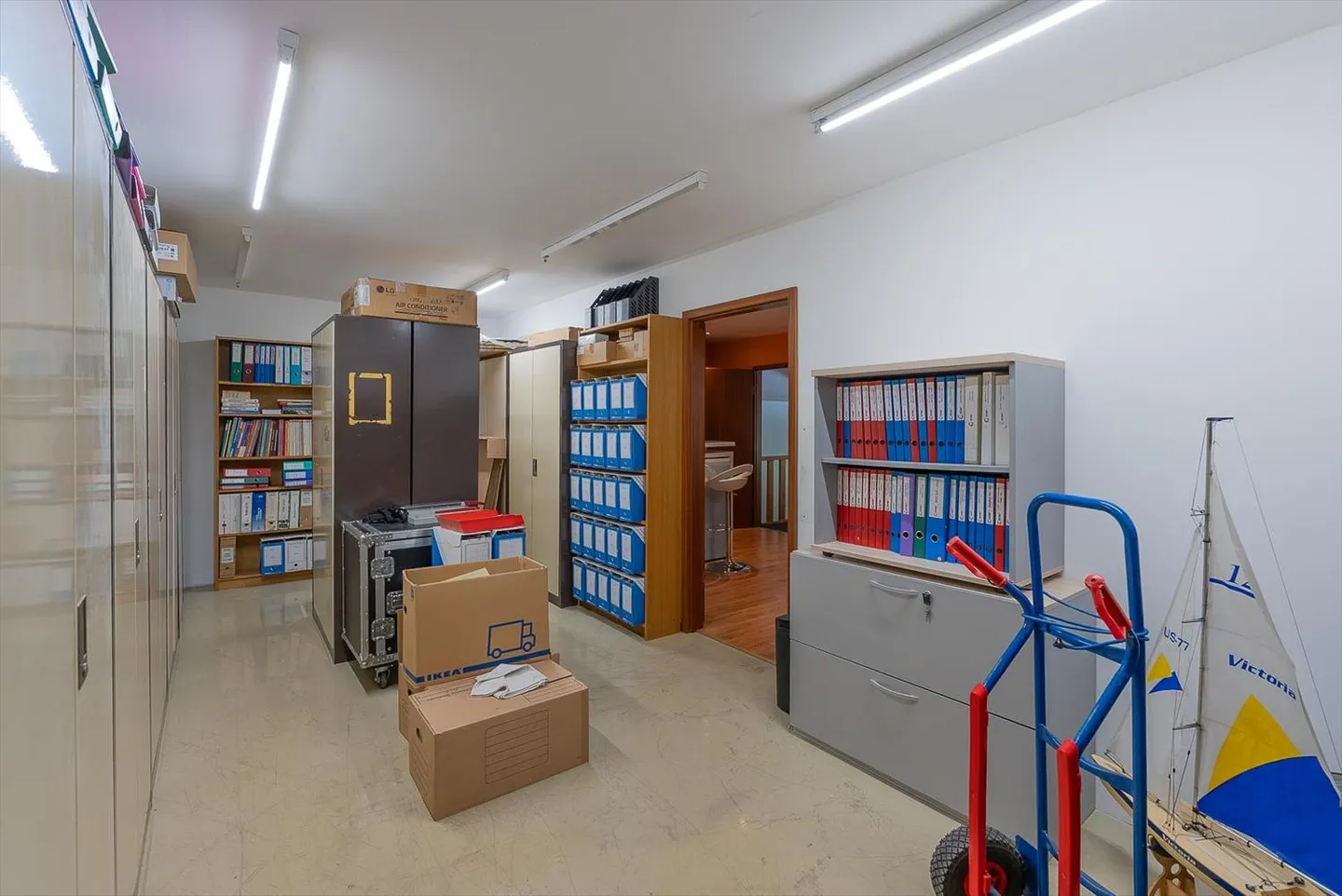 Atelier avec bureaux à l'étage - Photo 8 sur 14