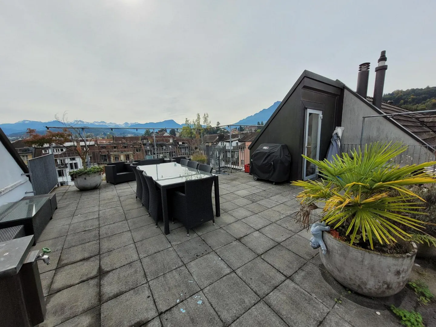 Appartement en attique 3 pièces avec terrasse spacieuse - Photo 1 sur 9