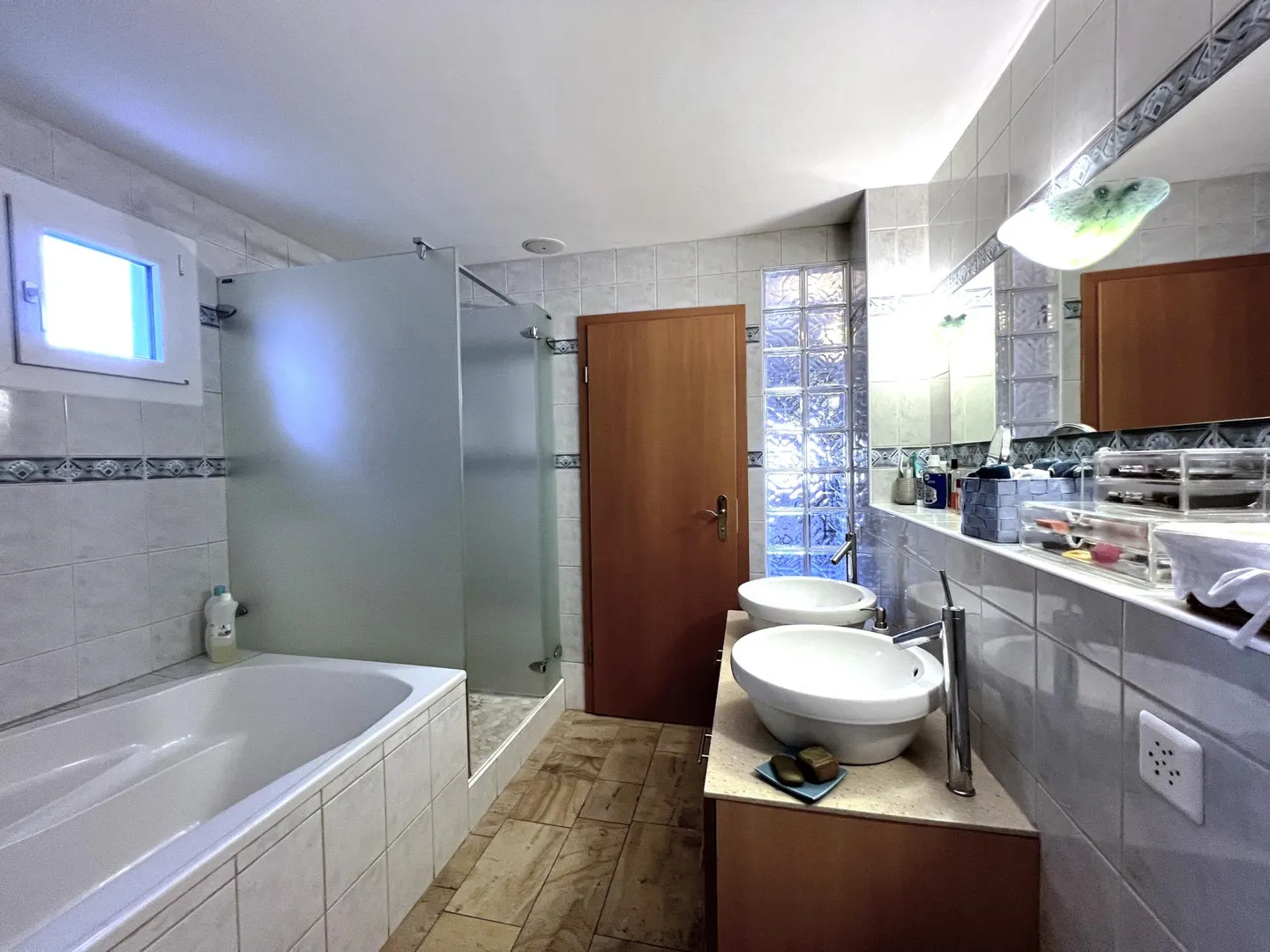 Charming Duplex Attic in Auvernier - Photo 6 of 10