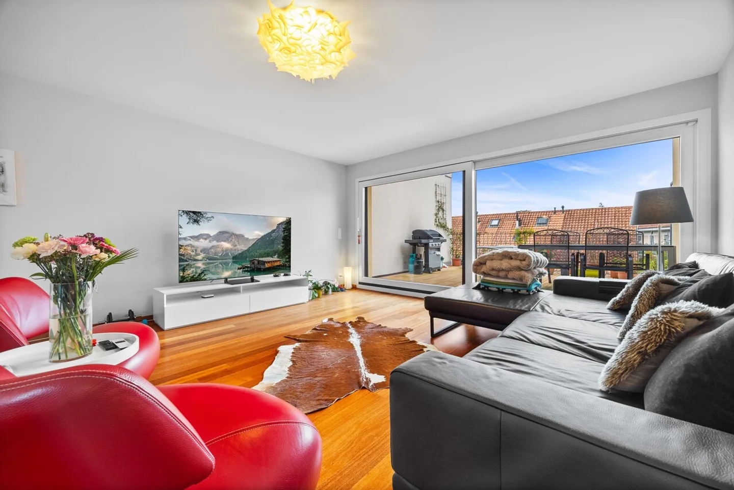 Duplex 4.5 rooms with terraces, center of Vevey - Photo 1 of 16
