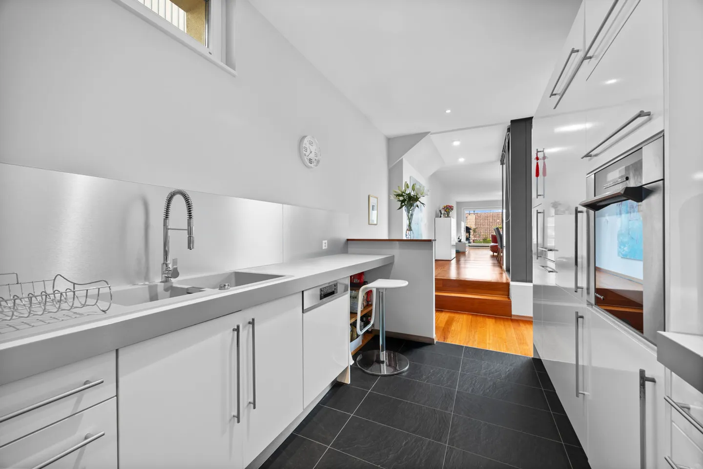 Duplex 4.5 rooms with terraces, center of Vevey - Photo 9 of 16
