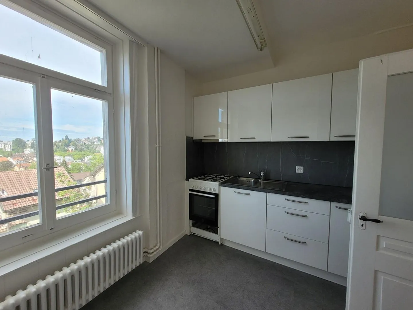 Logement abordable dans un endroit calme - Photo 2 sur 9