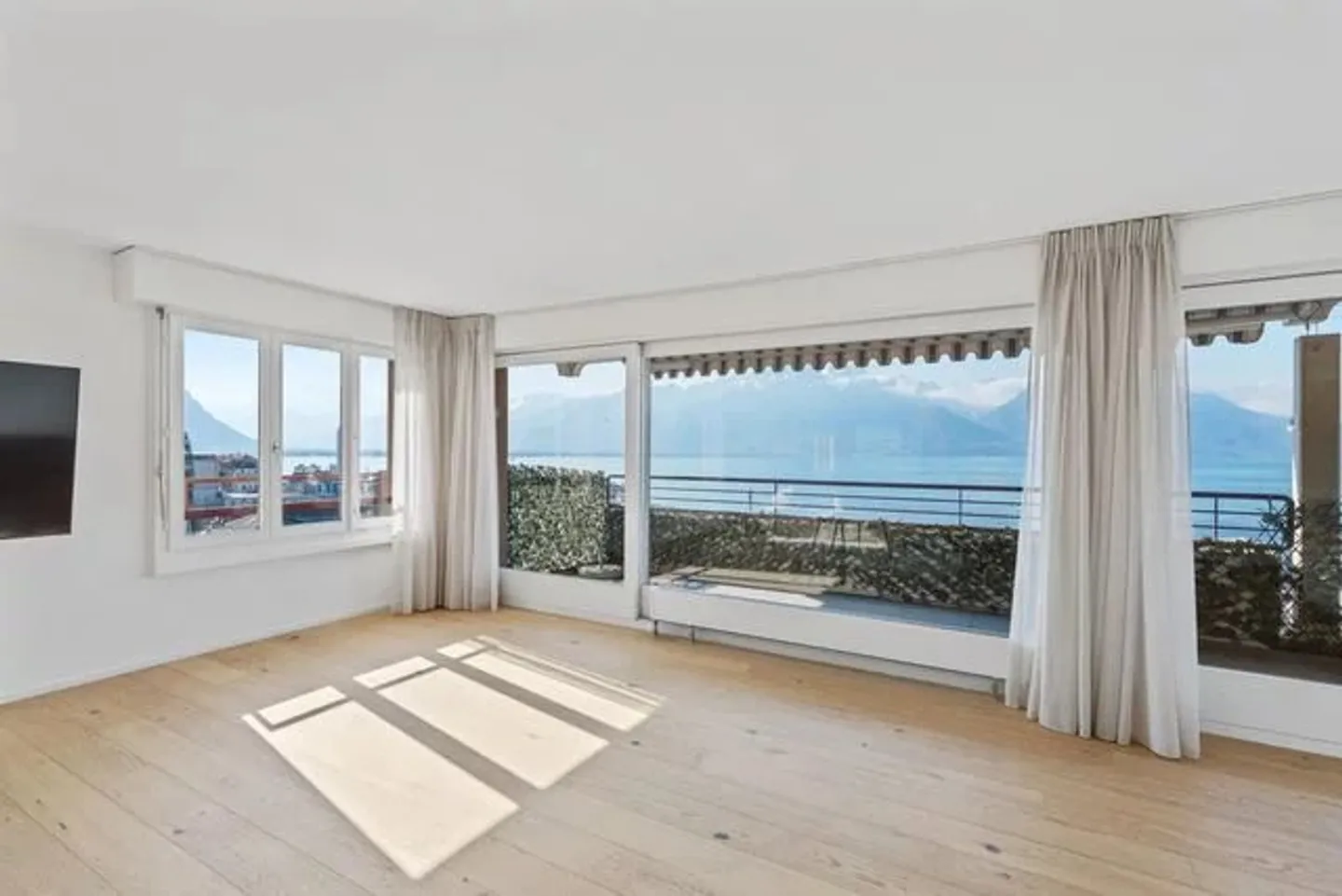 Bel appartement spacieux de 6.5 pièces de 175m2 au 8ème étage. - Photo 4 sur 13