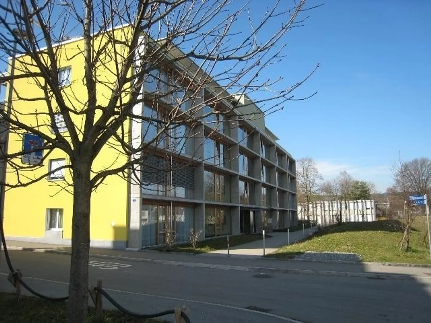 Appartement cool de 2,5 pièces dans un quartier calme pour jeunes et moins jeunes N° 22 - Photo 1 sur 10