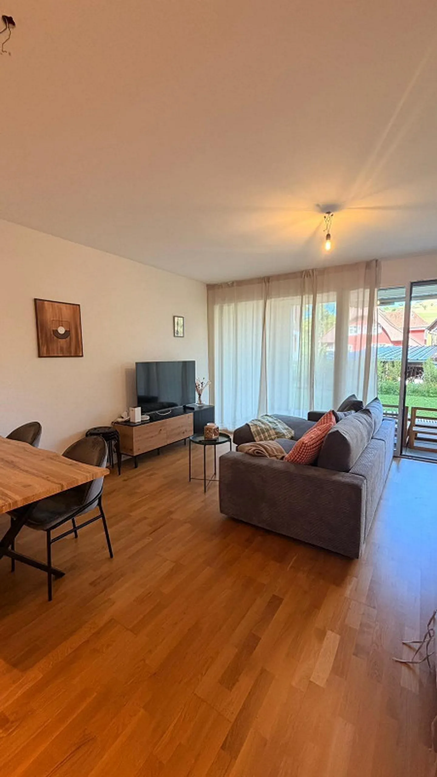 Charmante Wohnung mit Sitzplatz - Foto 2 von 11