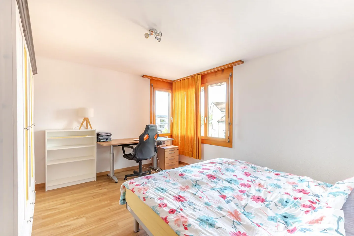 Residential and commercial property in a central village location - Photo 12 of 22