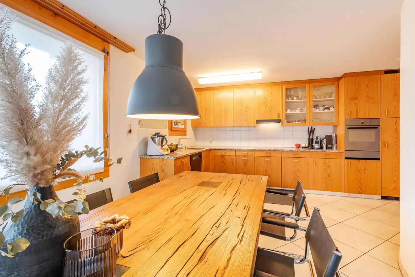 Residential and commercial property in a central village location - Photo 6 of 22