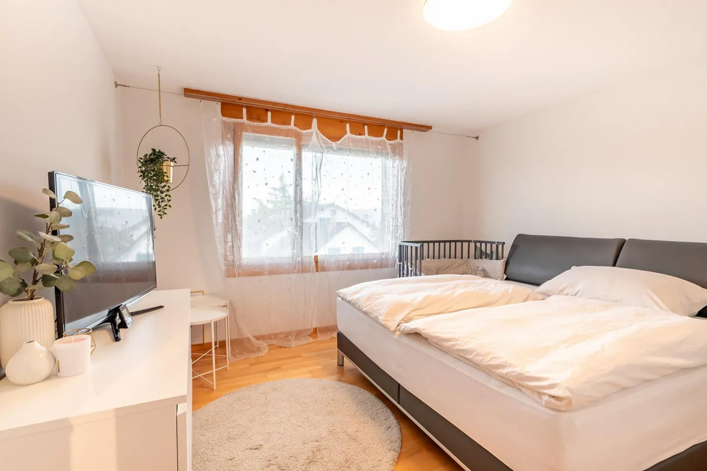 Residential and commercial property in a central village location - Photo 8 of 22