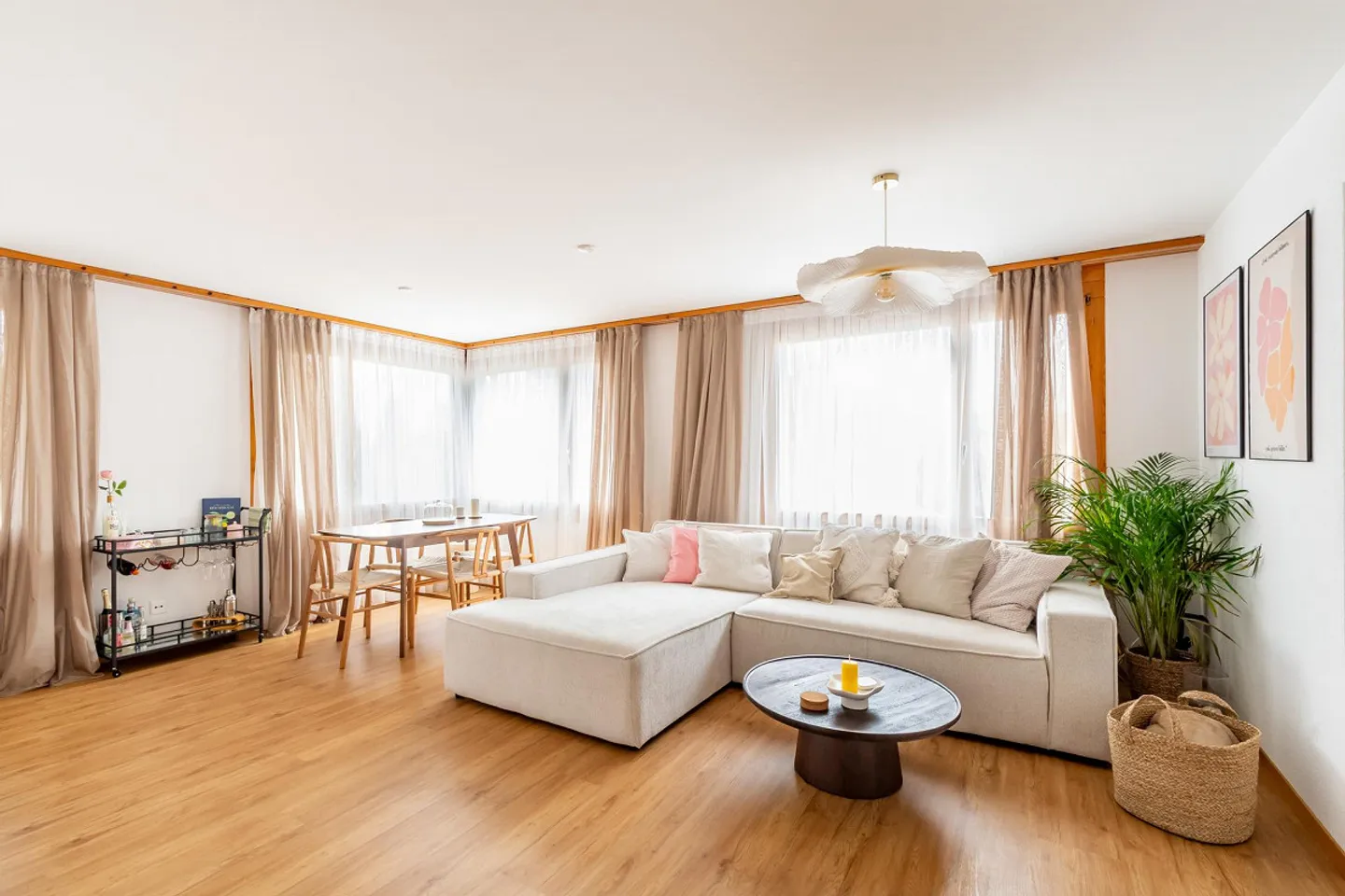 Residential and commercial property in a central village location - Photo 14 of 22