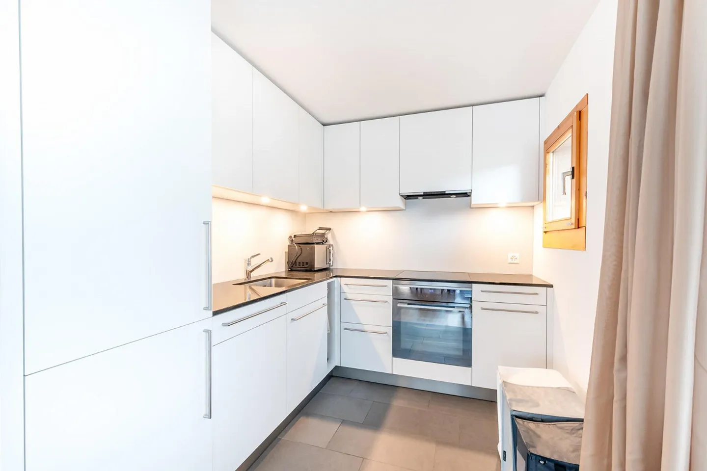 Residential and commercial property in a central village location - Photo 15 of 22