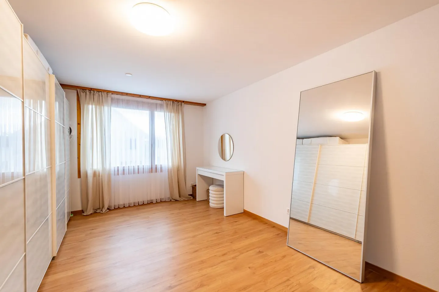 Residential and commercial property in a central village location - Photo 16 of 22