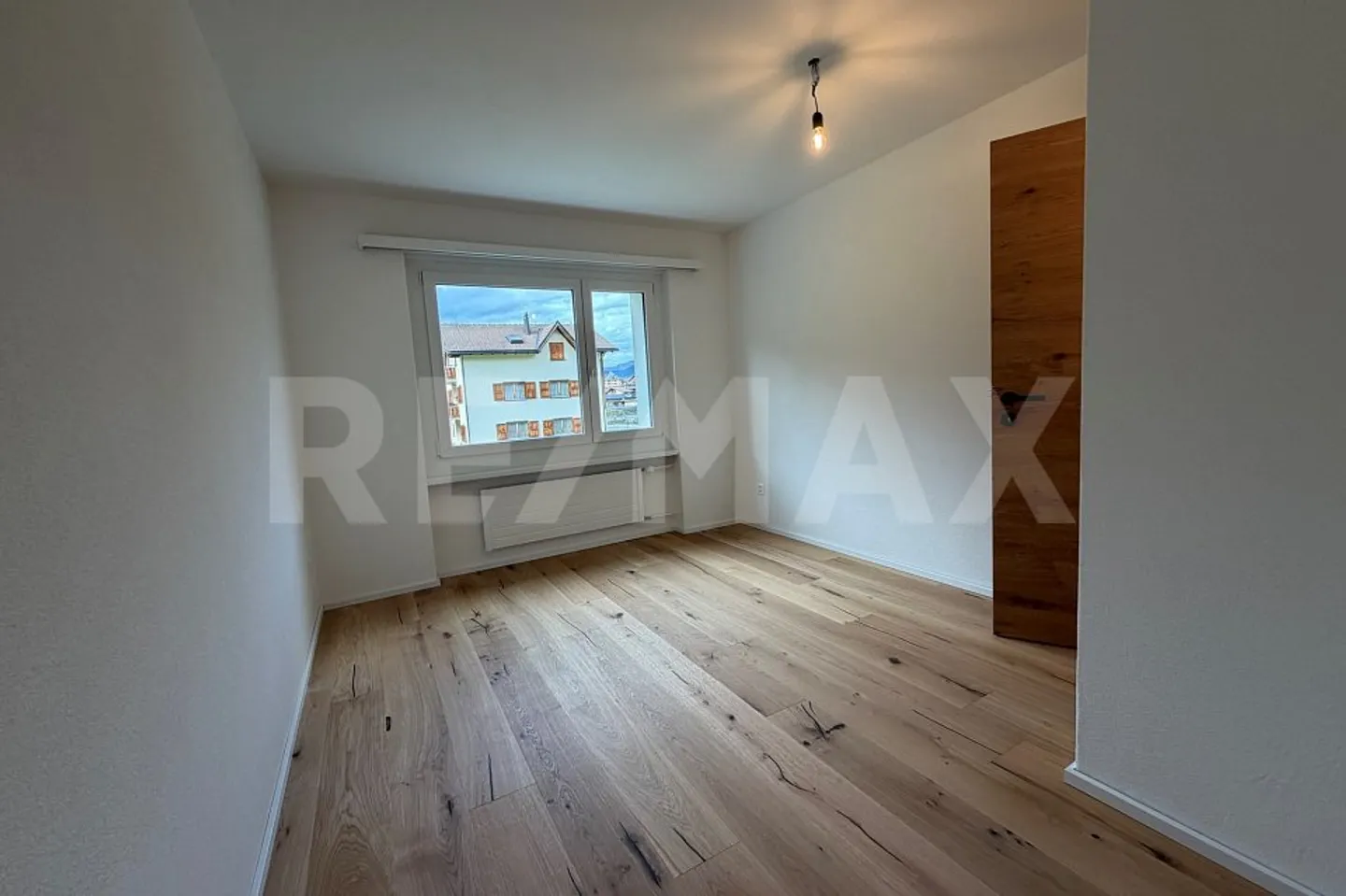Appartamento 3.5 locali a Klosters - ristrutturato con charme da chalet - Foto 9 di 13