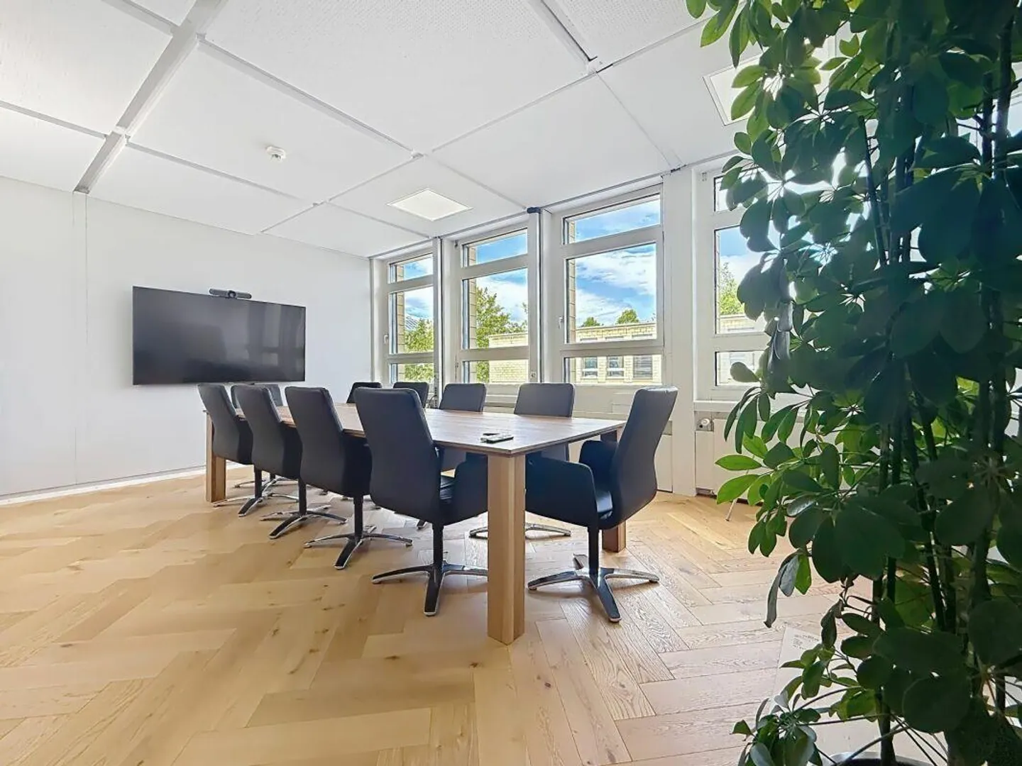 Zentral gelegene Büro-Räumlichkeiten in Ittigen - Photo 3 of 14