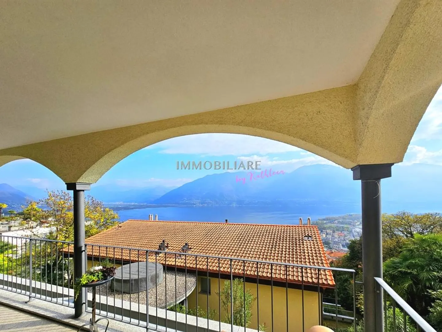 Duplex: 2 grandi terrazze, quota giardino, vista lago, piscina, residenza principale - Foto 6 di 19