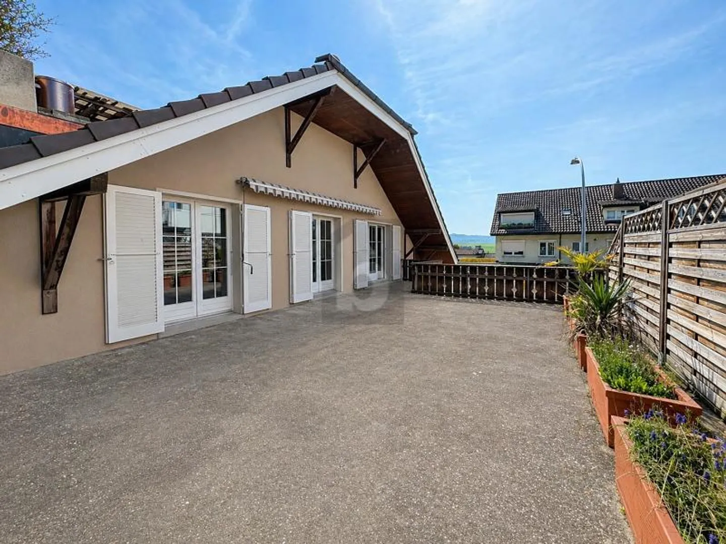 FRISCH SANIERT MIT GROSSER TERRASSE - Photo 1 sur 6