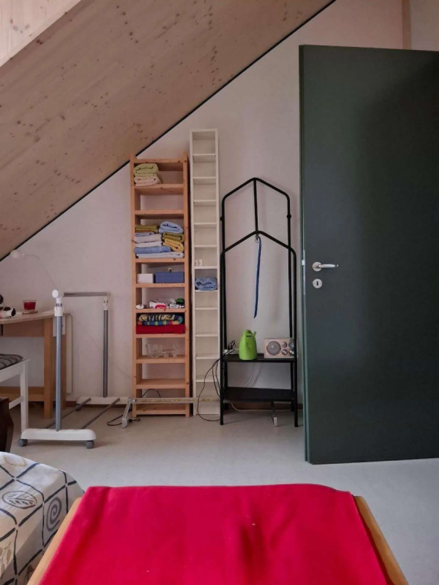 Modern furnished shared room for rent in Elsau - Photo 5 of 7
