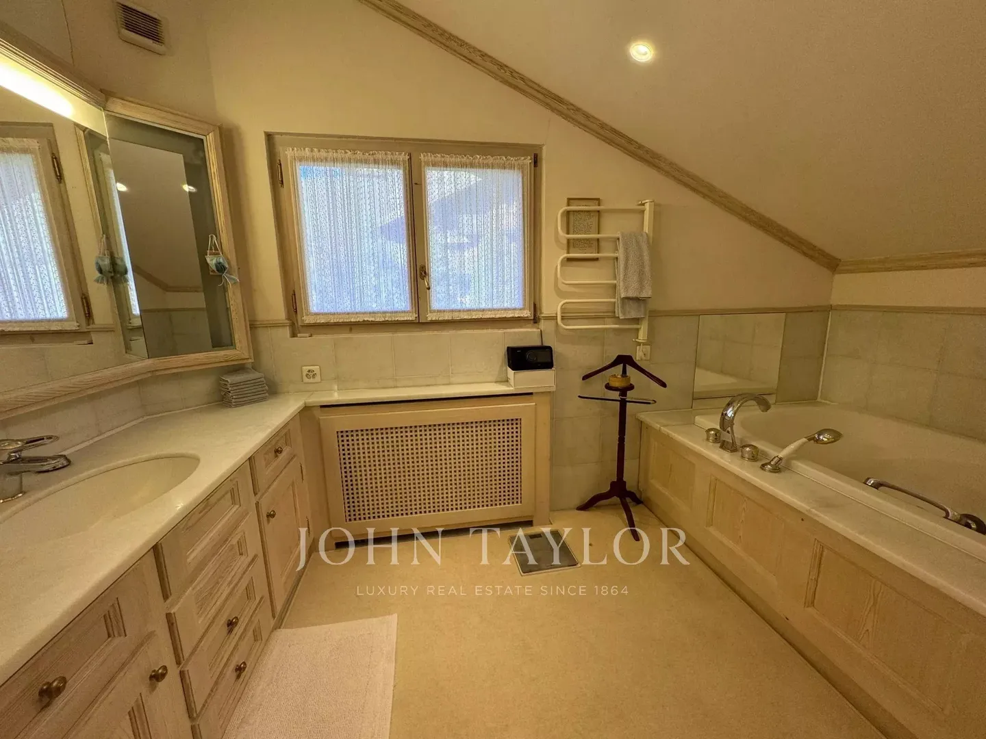 Penthouse di Lusso con Vista Alpina - Foto 14 di 23