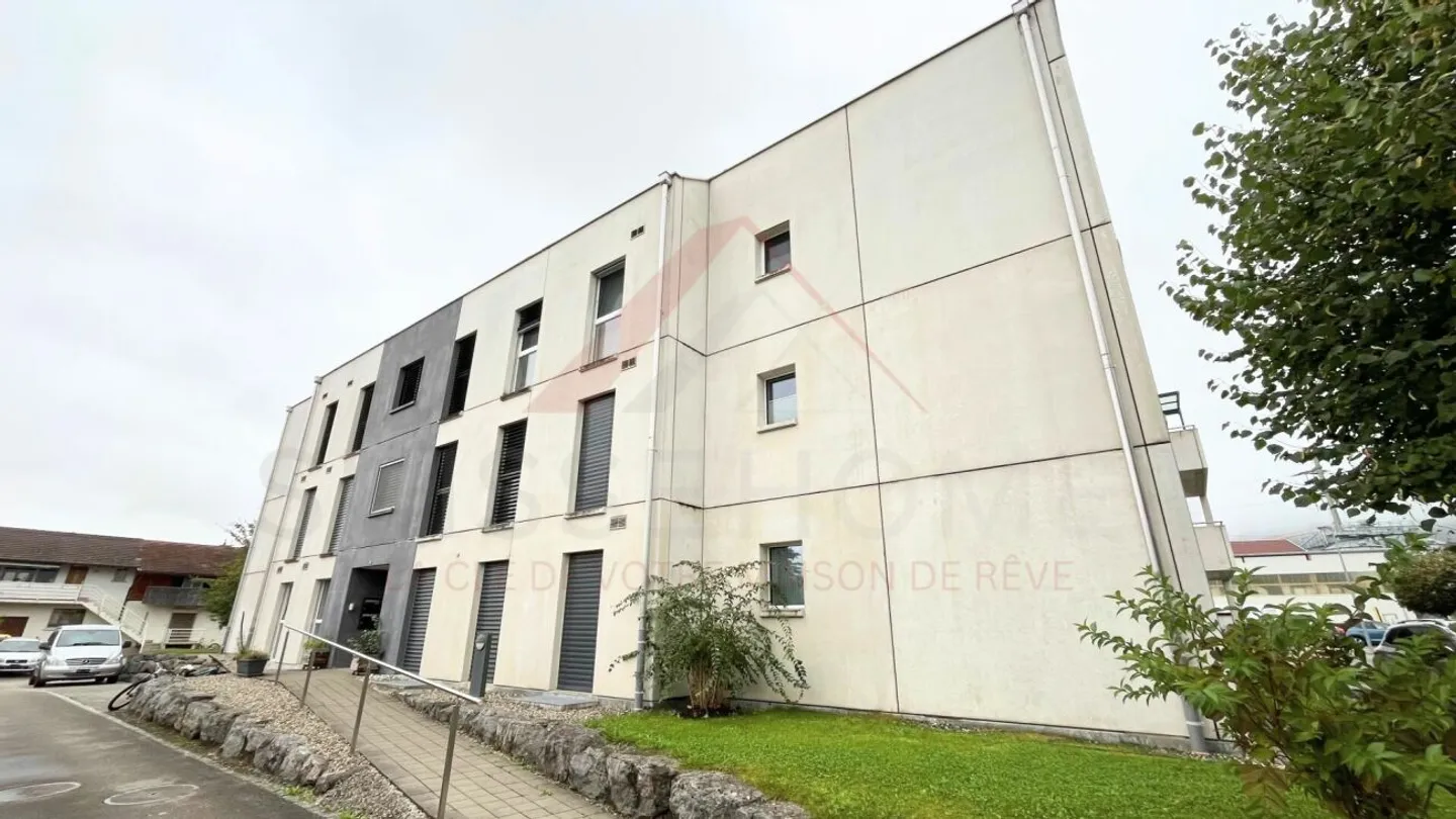 Occasione rara a Courtételle: proprietà commerciale attrezzata di 157 m², ideale per il benessere, il fitness o le attività paramedicali - Foto 16 di 17