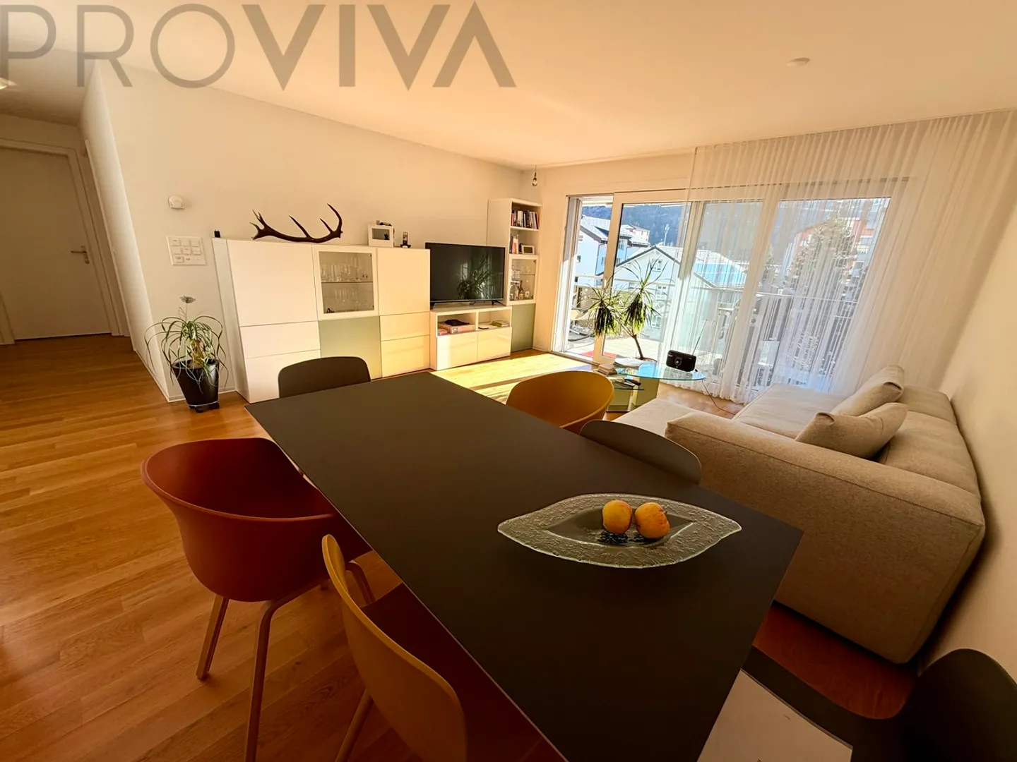 Combinazione di tranquillità, molta luce, vista e terrazza soleggiata - Foto 2 di 7