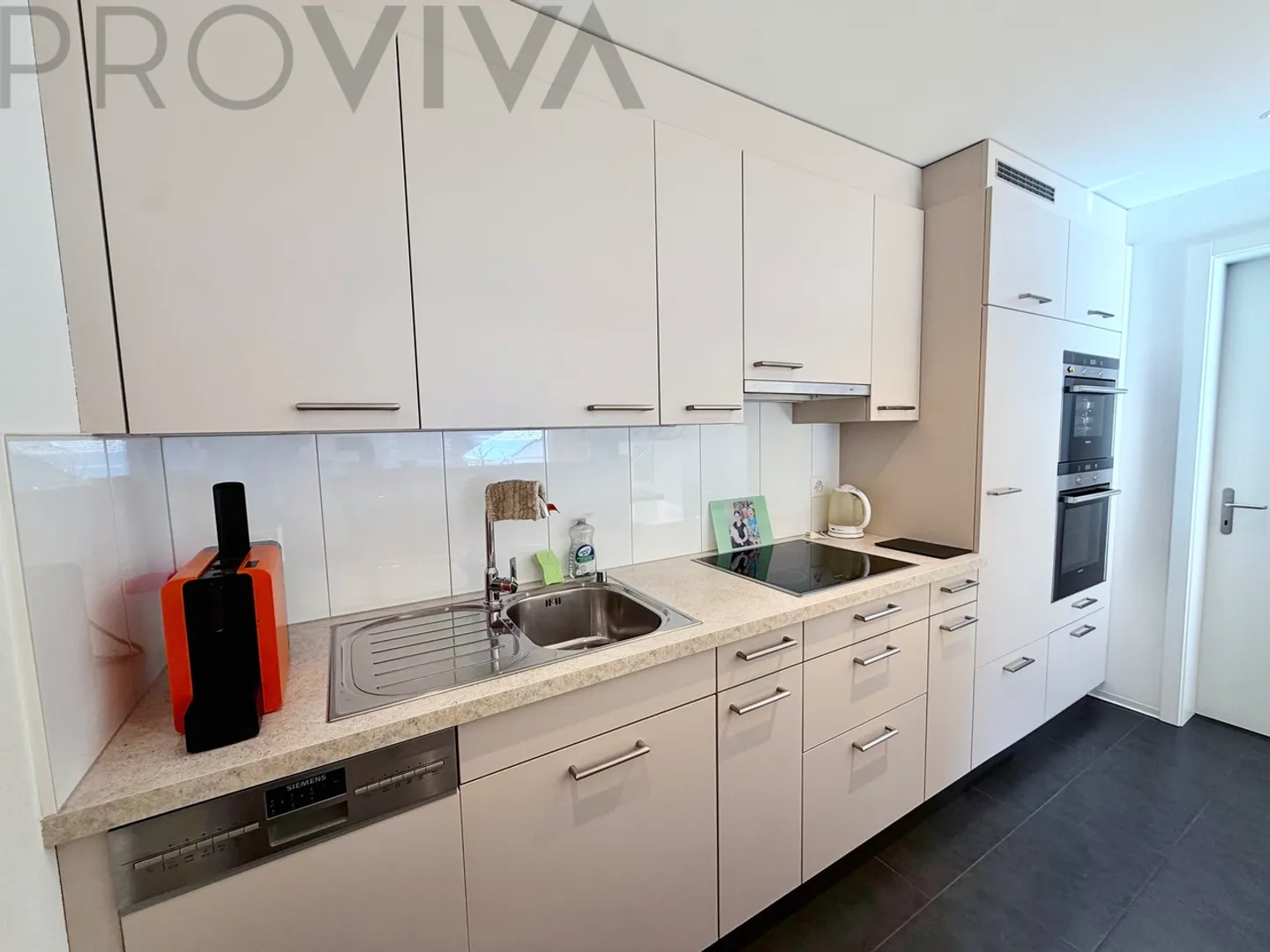 Combinazione di tranquillità, molta luce, vista e terrazza soleggiata - Foto 4 di 7