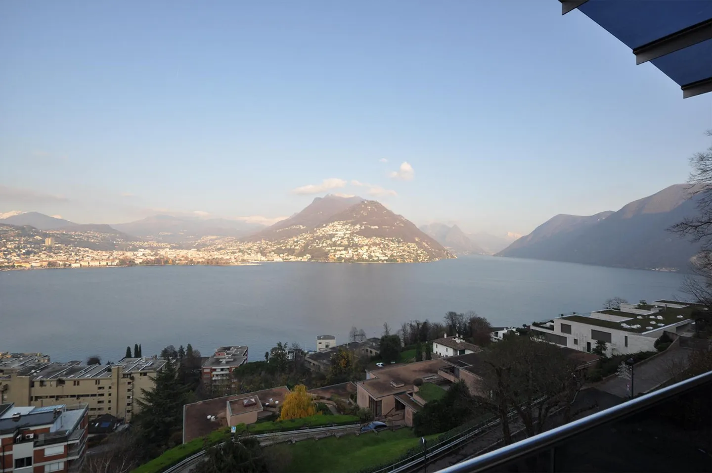 Bâtiment générant des revenus avec vue sur le lac et les montagnes - Photo 5 sur 13