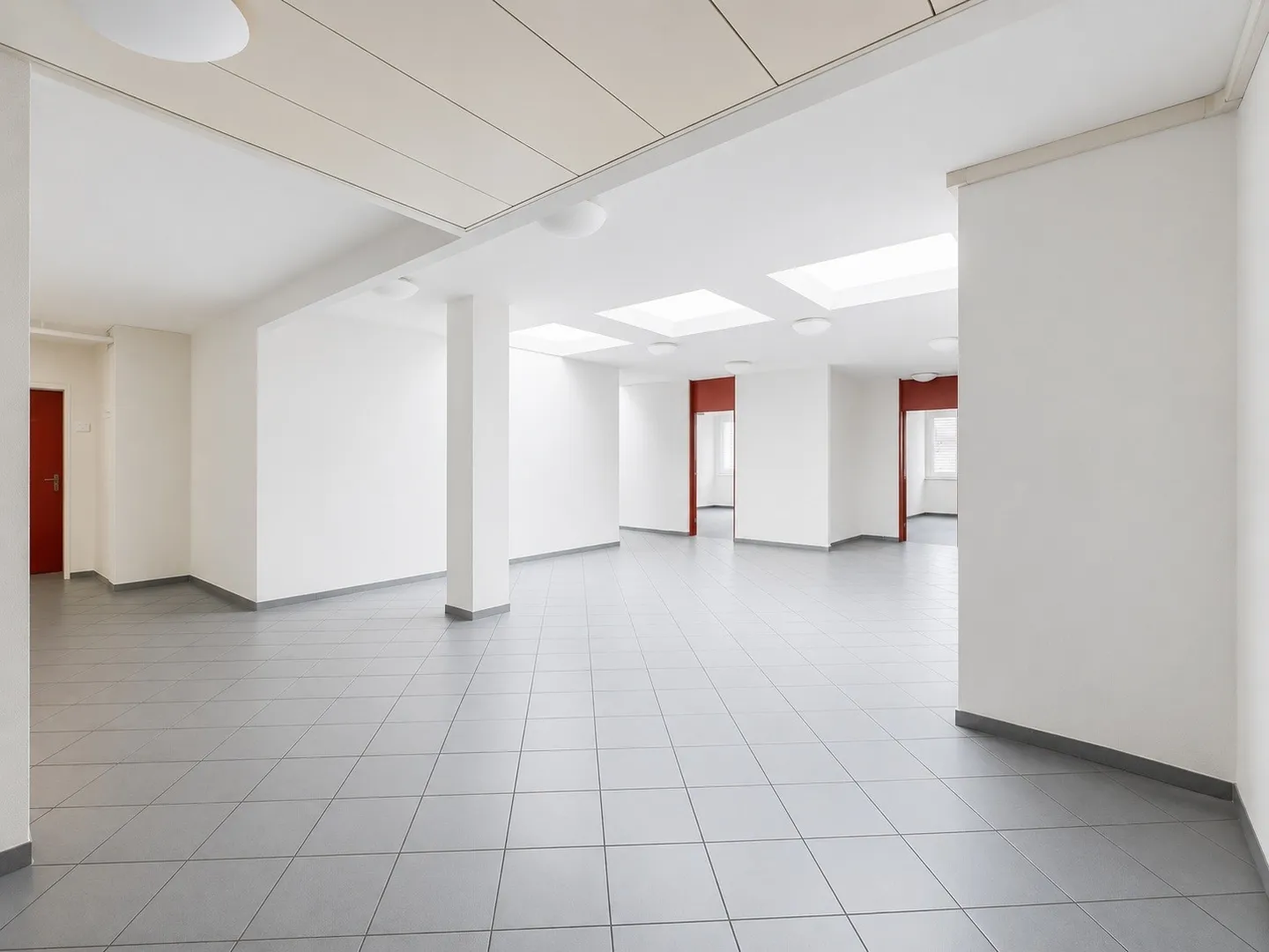 Flexible office spaces with development potential in a central location - Photo 6 of 13