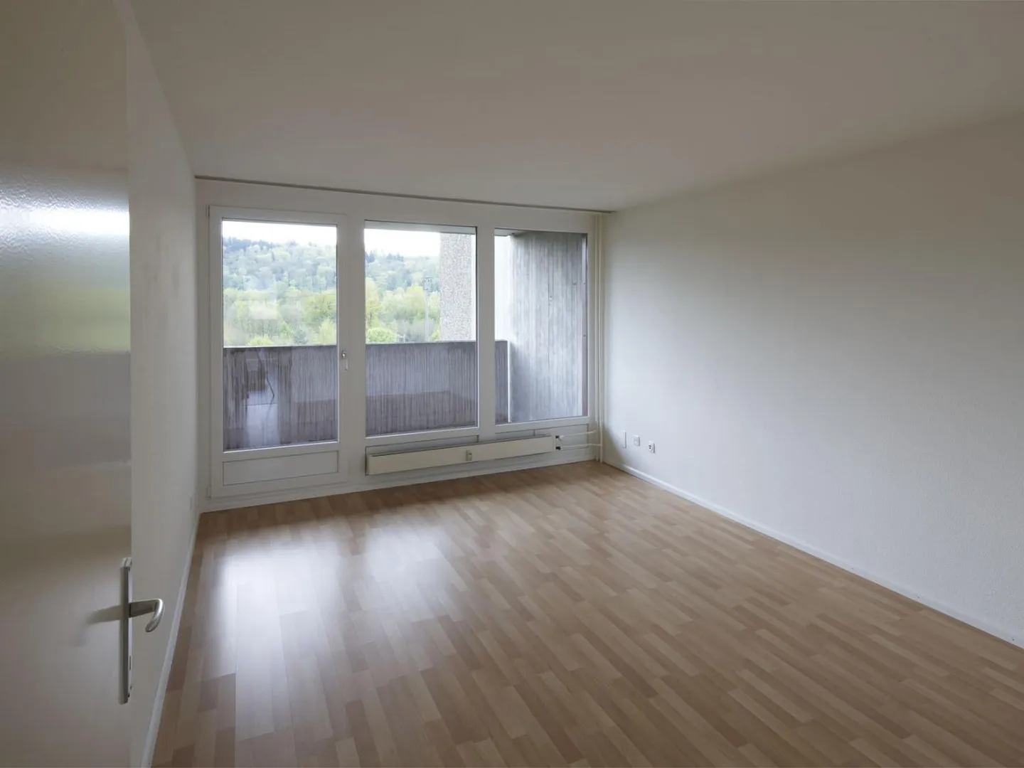 Cozy Apartment with Balconies - Photo 5 of 6