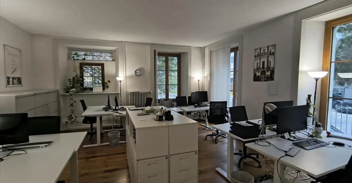 Office space for rent - Photo 1 of 6