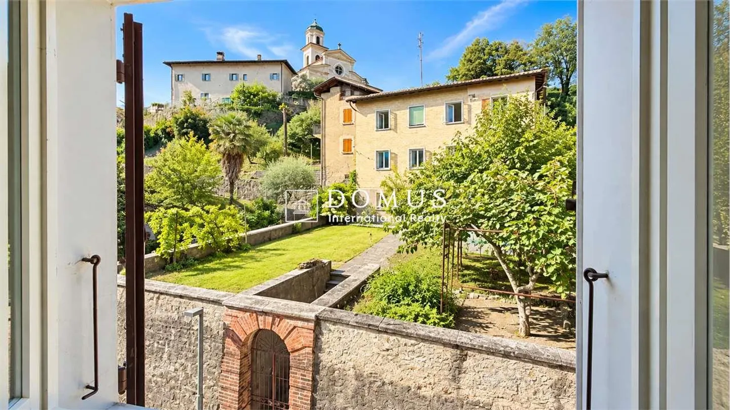 Maison de charme avec jardin privé dans le noyau historique de Carabbia - Photo 7 sur 13