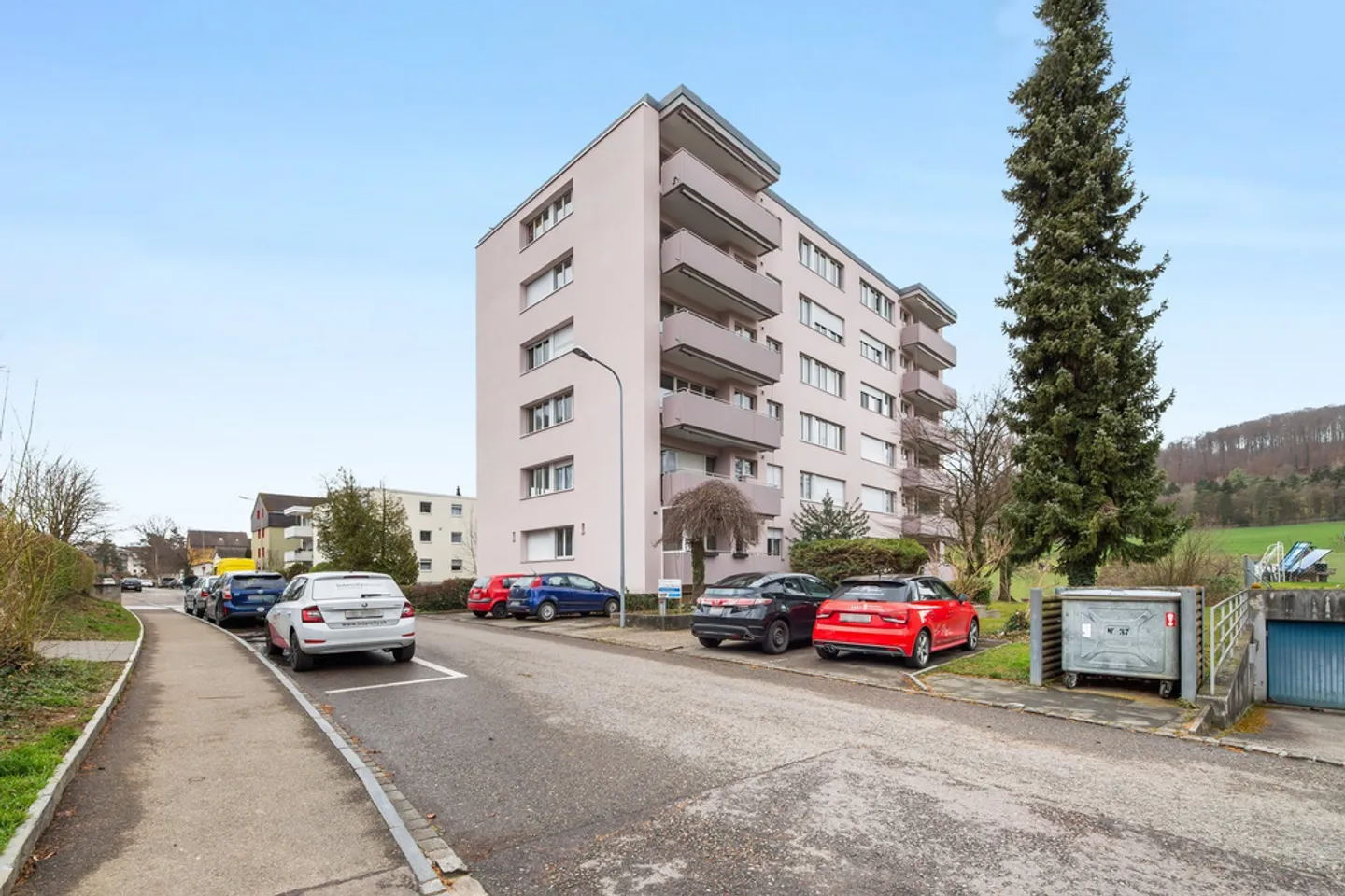 Parkplatz in Frenkendorf - Foto 1 von 2