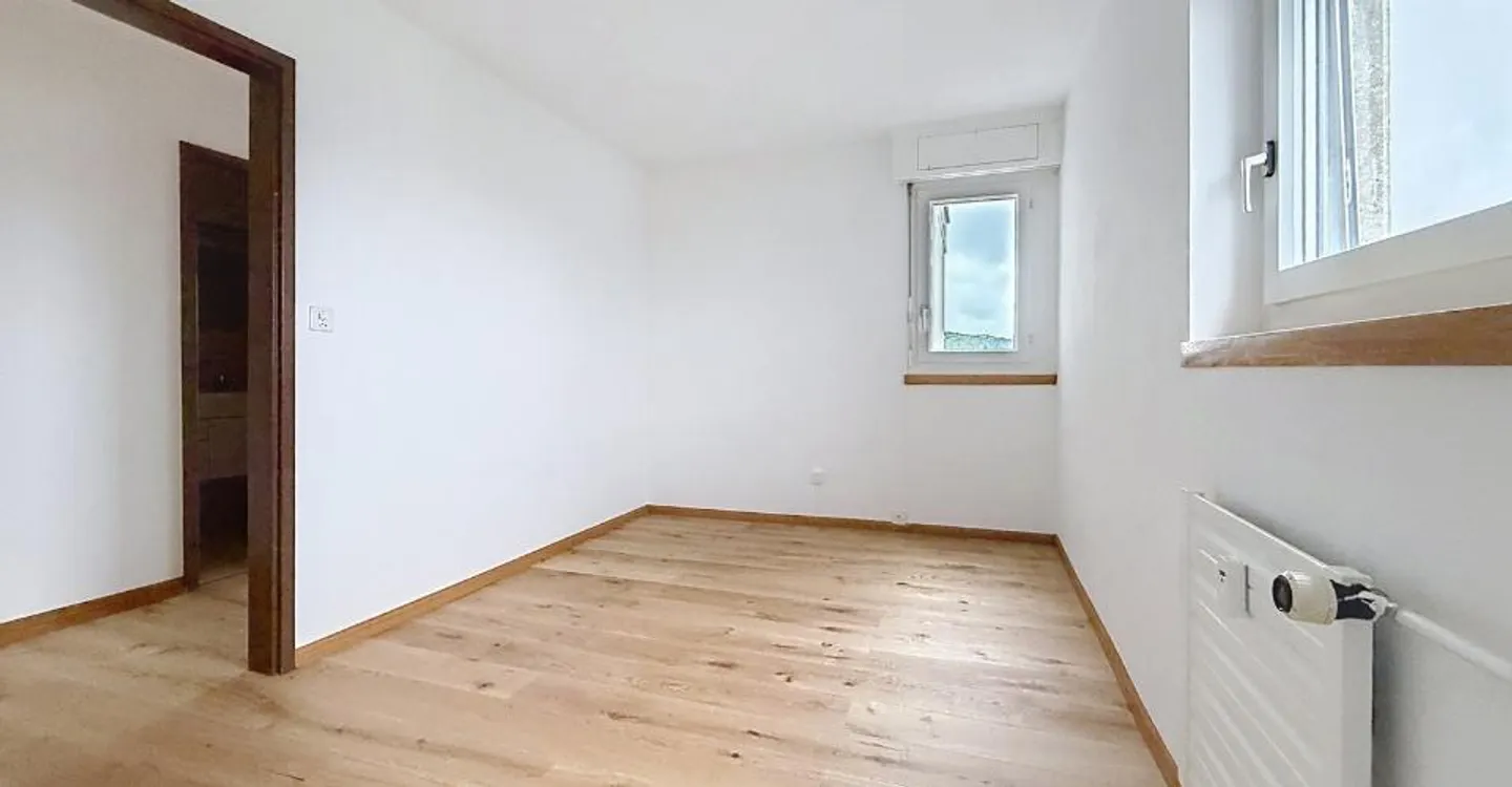 Spacious Apartment with View - Photo 8 of 10