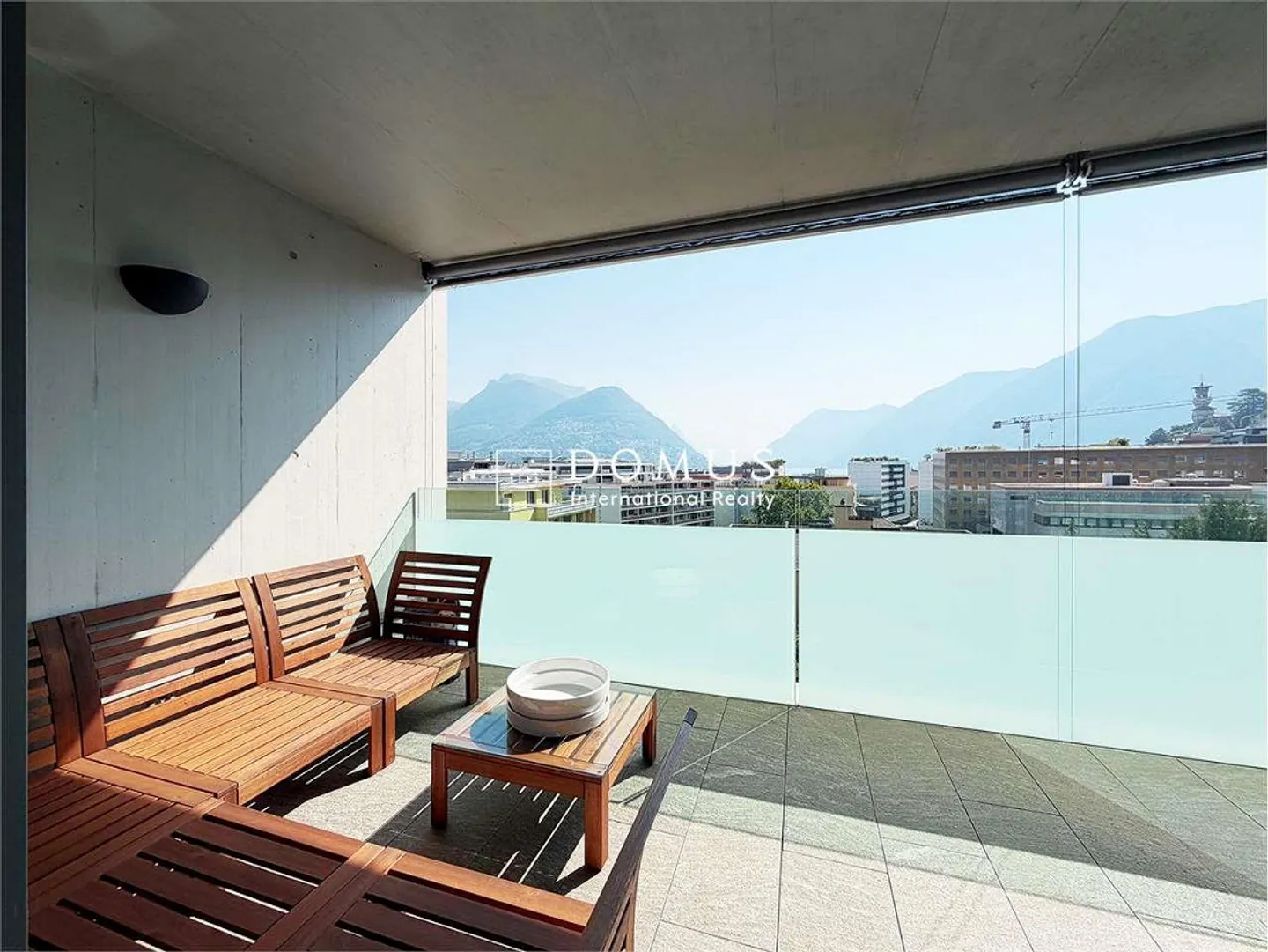 Prestigious residence with lake view - Photo 1 of 13