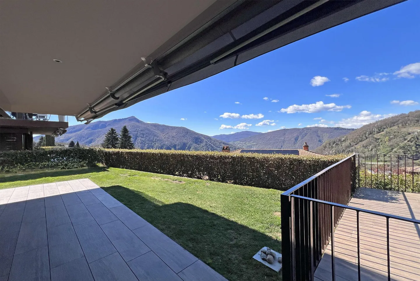 Appartamento moderno con giardino privato - Foto 3 di 10