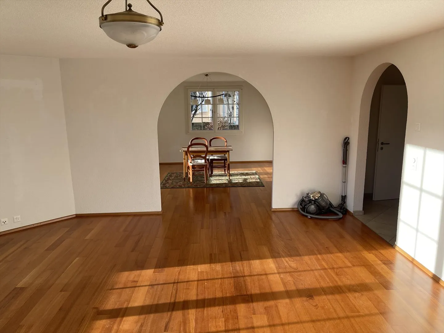 Villa 5.5 rooms - Photo 2 of 18