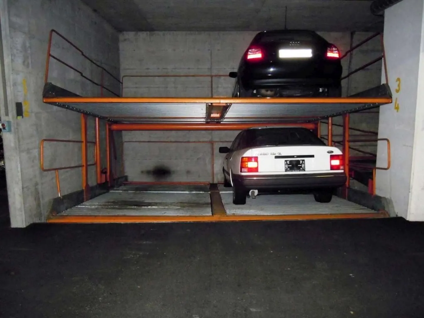 Parking space in a closed underground garage - Photo 5 of 5