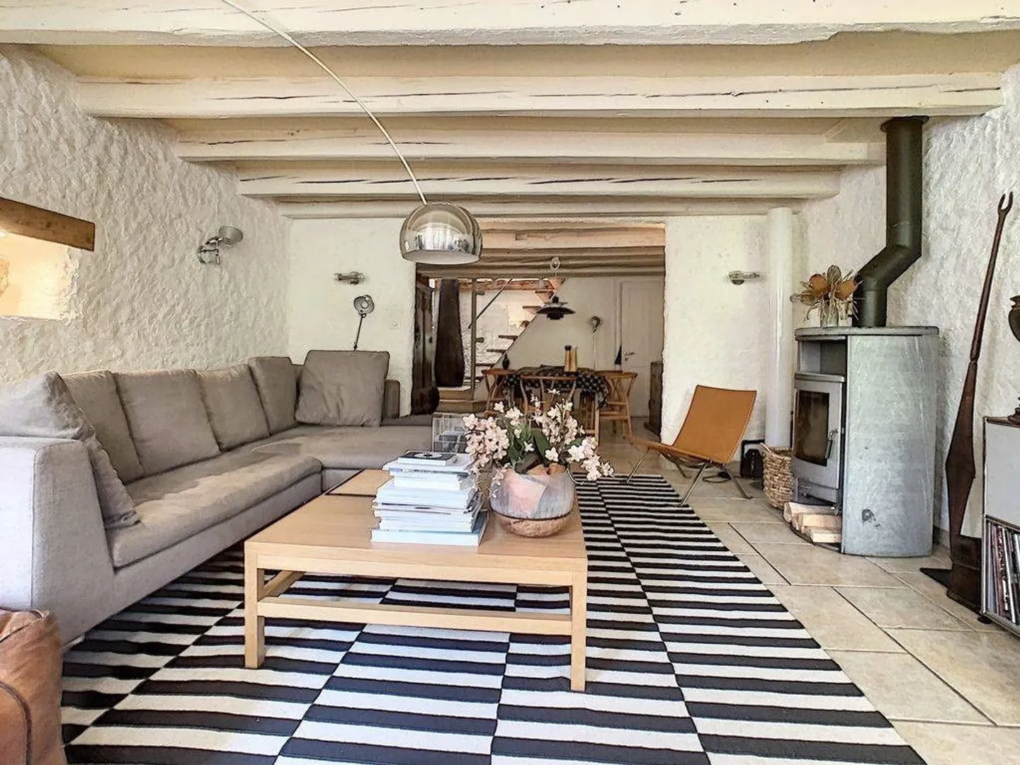 Charming House with Terrace - Photo 2 of 7