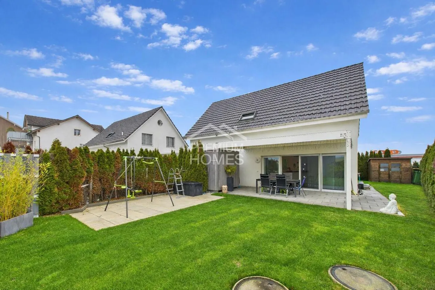 Familienhaus Nahe dem See - Foto 1 von 13