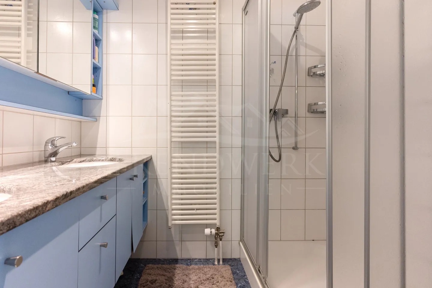 Maison de coin de 4,5 pièces avec terrasse ensoleillée à Toffen n° 94 - Photo 6 sur 17