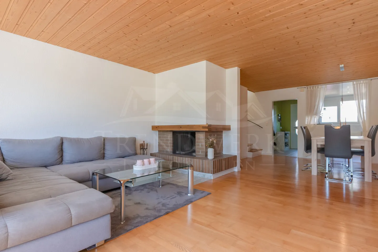 Maison de coin de 4,5 pièces avec terrasse ensoleillée à Toffen n° 94 - Photo 2 sur 17