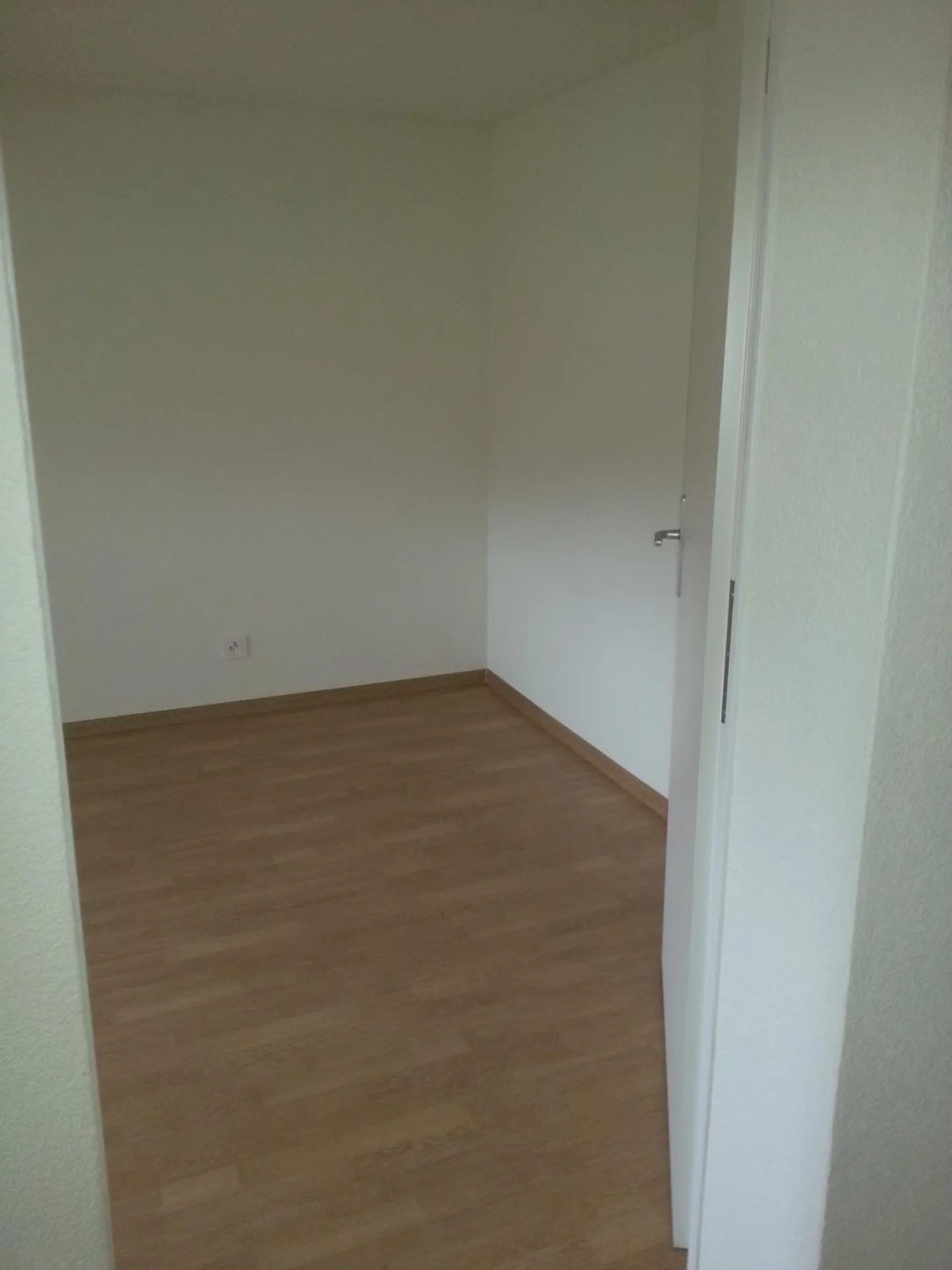 Beautiful 3-room penthouse apartment for rent - Photo 5 of 9