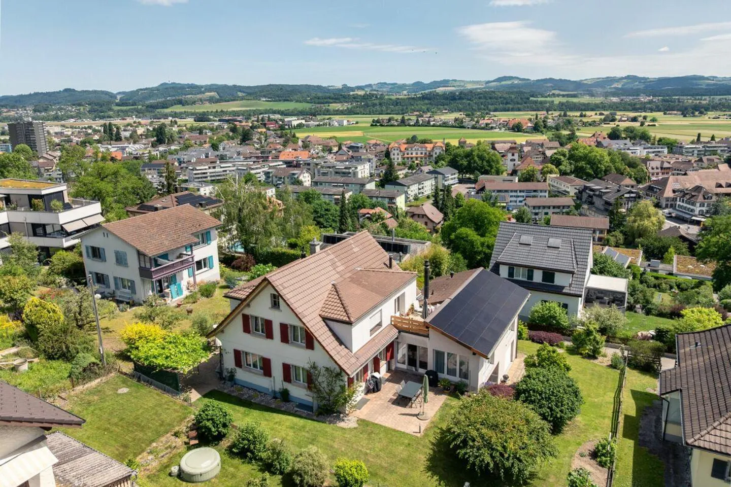 Wohnen mit Weitsicht - Grosszügiges Familienhaus mit Einliegerwohnu... - Photo 1 sur 19