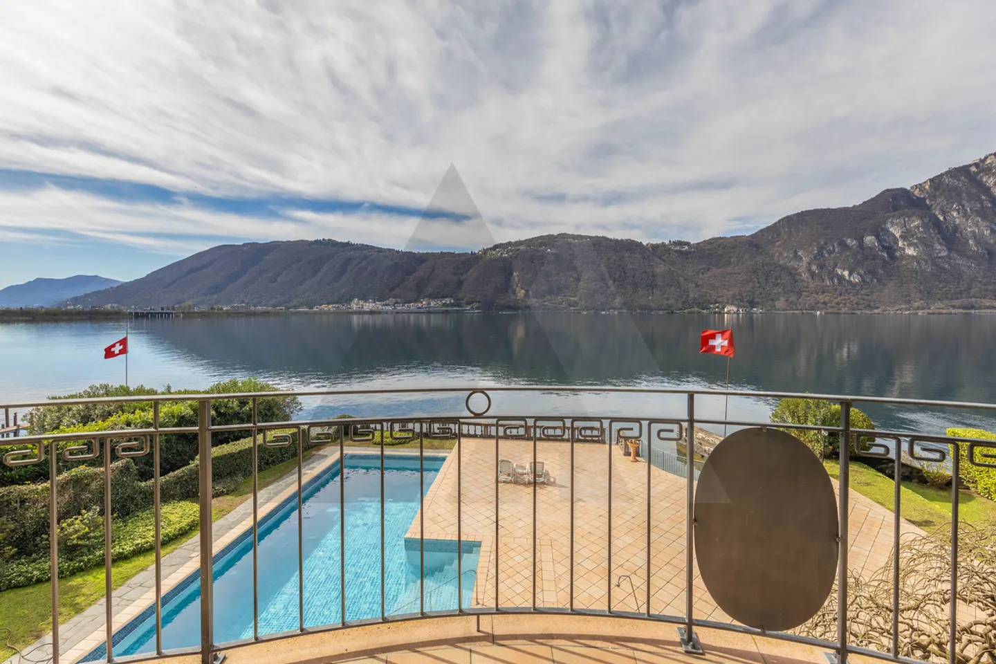 Lakeside Apartment in Bissone - Photo 1 of 17