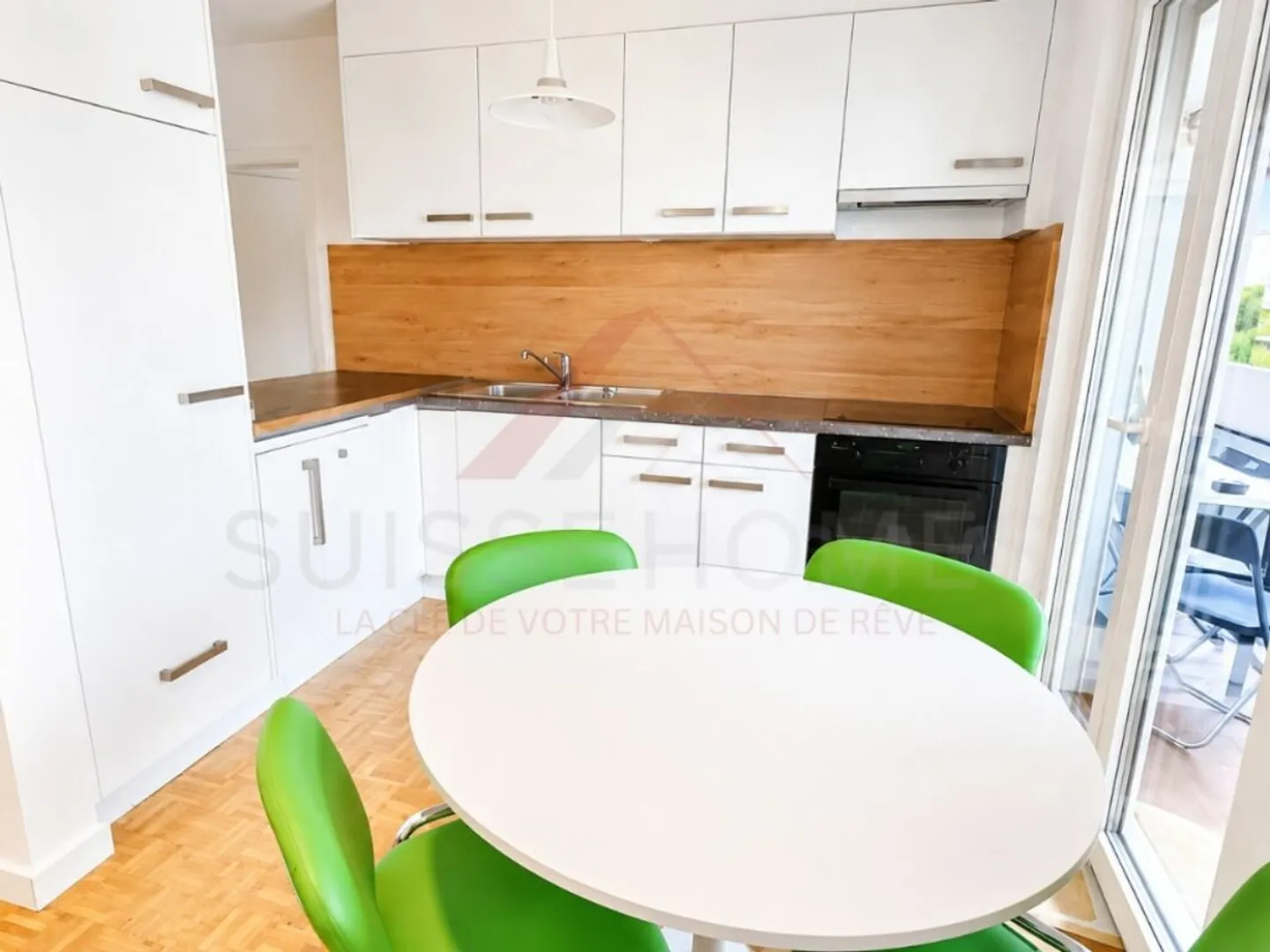 Magnificent 2.5-room apartment renovated in the heart of Fribourg - Photo 5 of 10