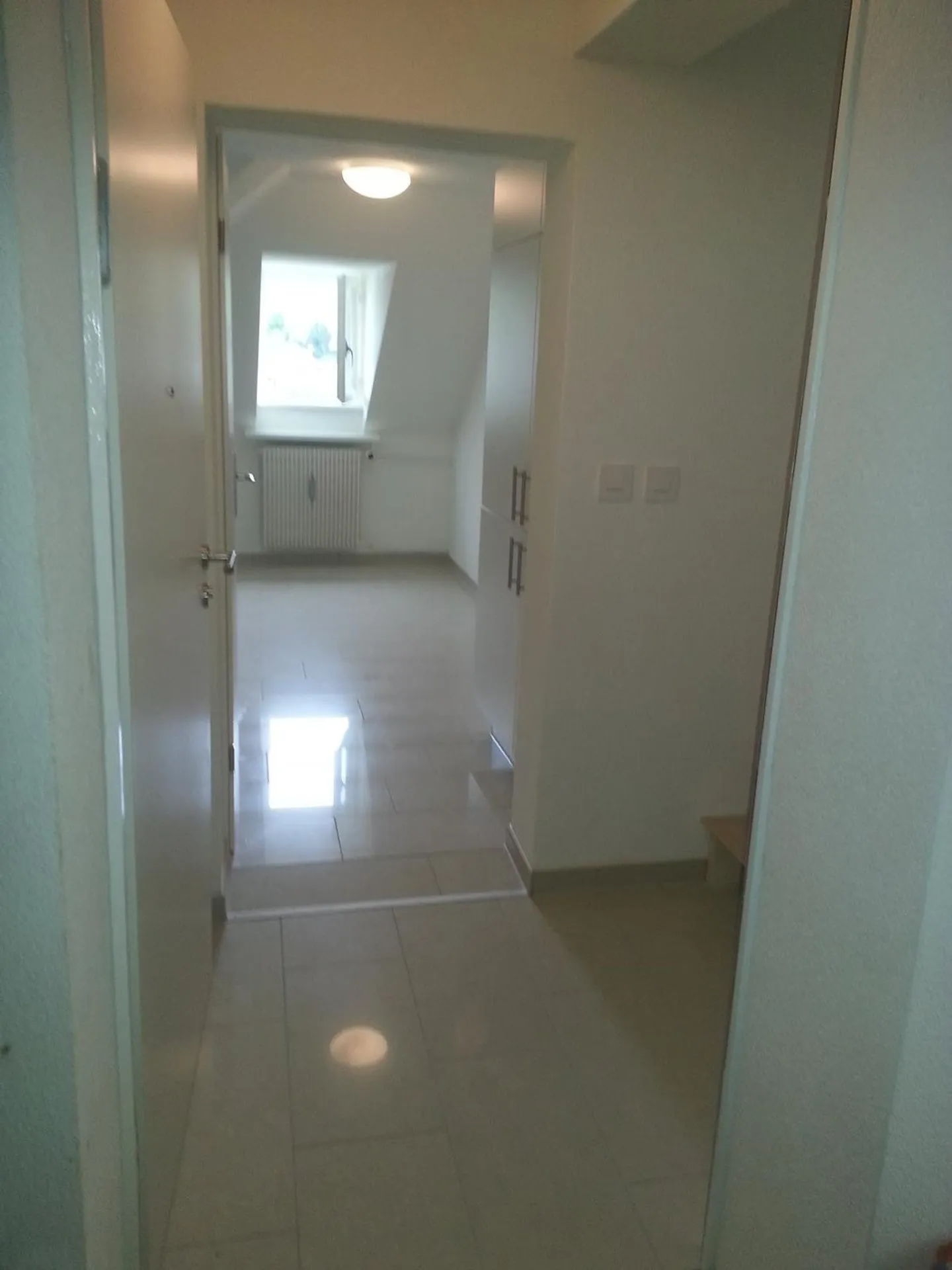 Beautiful 3-room penthouse apartment for rent - Photo 8 of 9