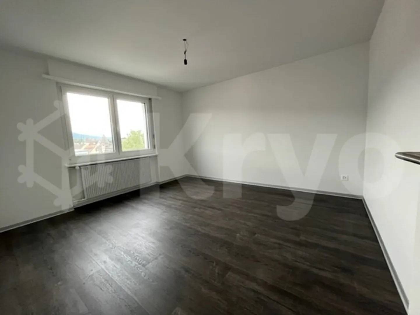 NICE 2.5 MODERN ROOMS 4TH FLOOR WITH ELEVATOR - Photo 2 of 5