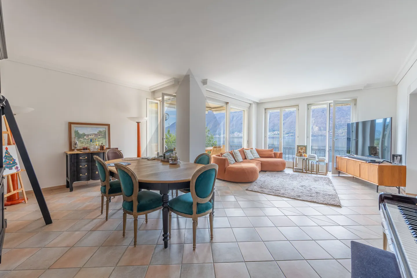 Lakeside Apartment in Bissone - Photo 6 of 17