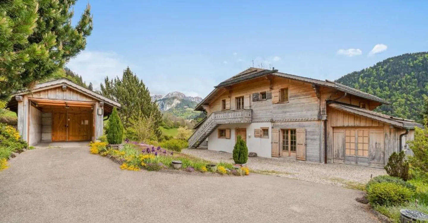 Luxurious Chalet in Vaud Alps - Photo 1 of 11