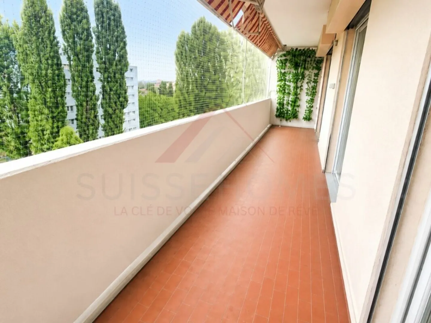 Magnificent 2.5-room apartment renovated in the heart of Fribourg - Photo 7 of 10