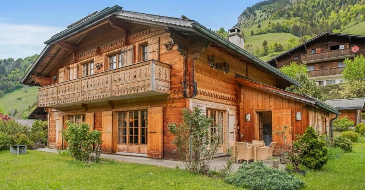 Luxurious Chalet in Vaud Alps - Photo 2 of 11