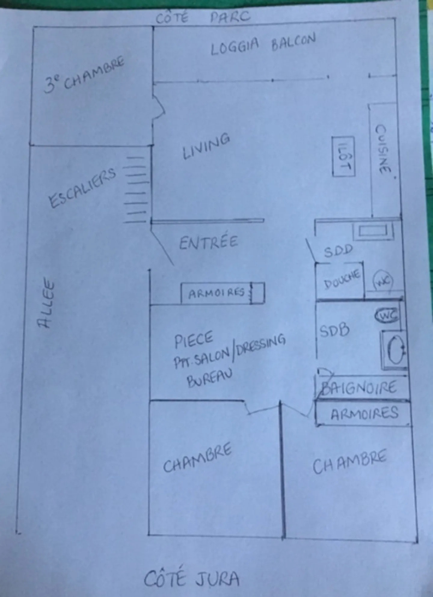 Spacious Apartment with Park View - Photo 11 of 11